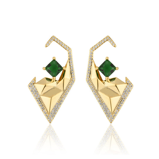 Brinco Abstrato Verde Banho Ouro 18k em destaque