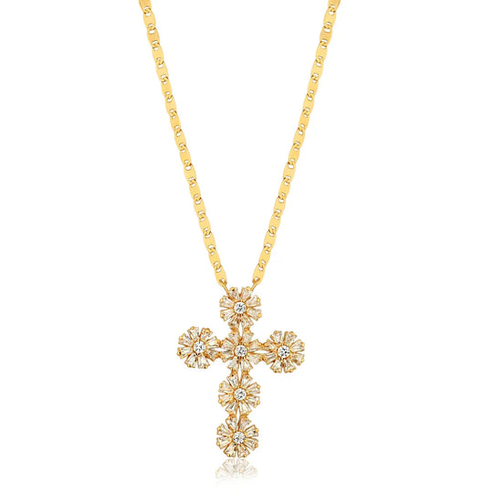 Corrente com Pingente Cruz banho ouro 18k usado no pescoço, simbolismo e delicadeza no colo