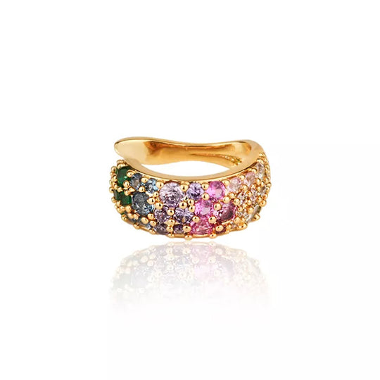 Detalhe do efeito degradê no ear cuff dourado de 1,5 cm