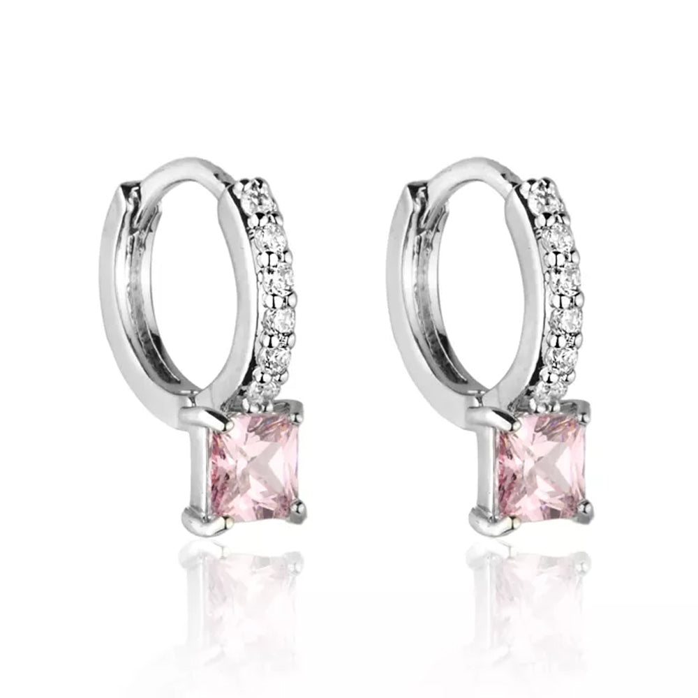 Brinco argola com micro zircônias e pedra quadrada rosa, banho ródio branco