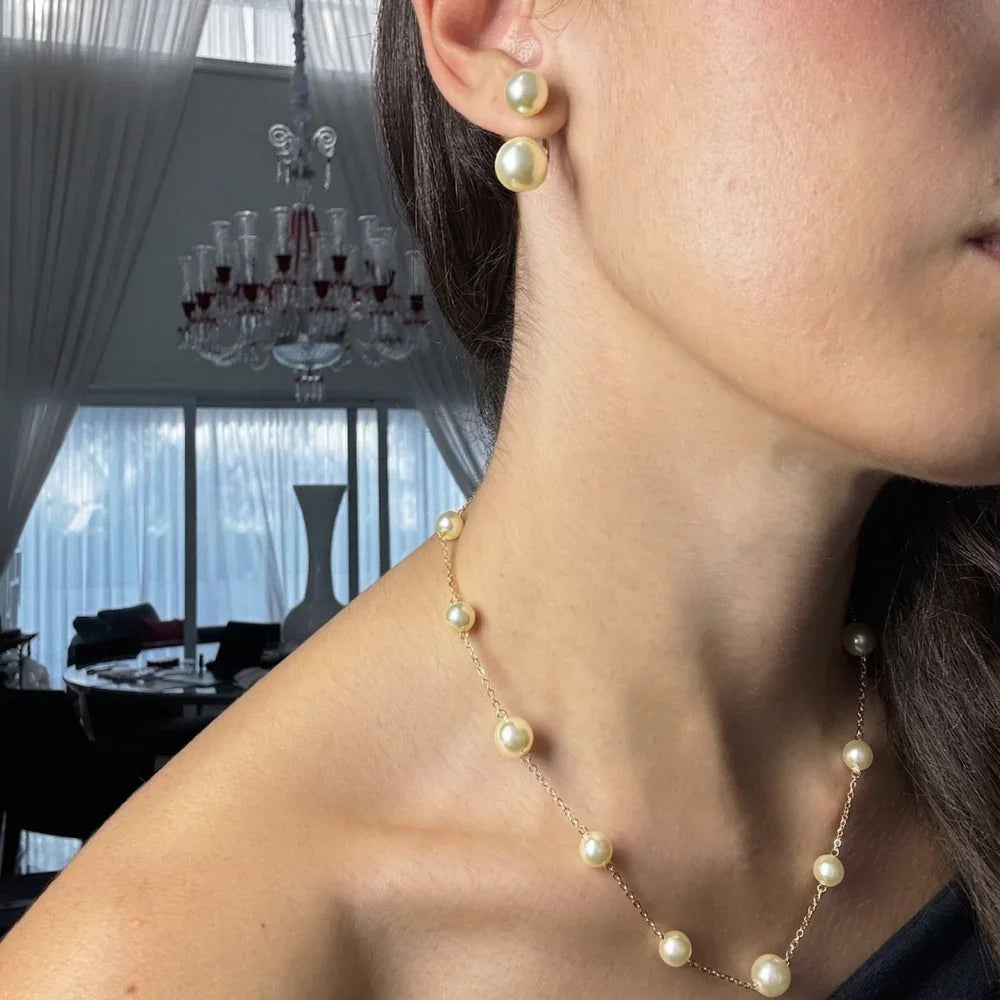 COLAR COM PÉROLAS BANHO OURO