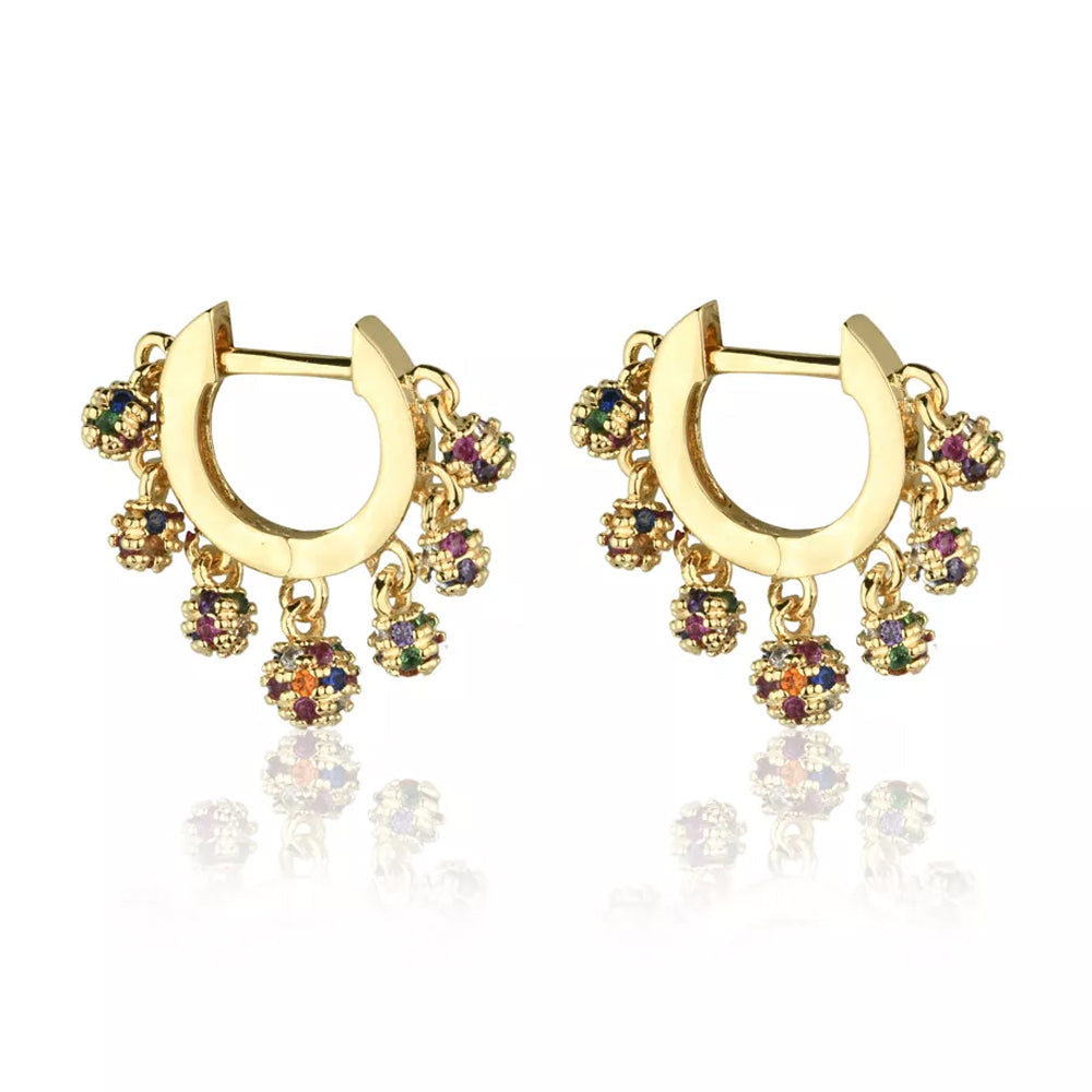 Brinco argola dourado com micro bolinhas coloridas de zircônia, banho ouro 18k