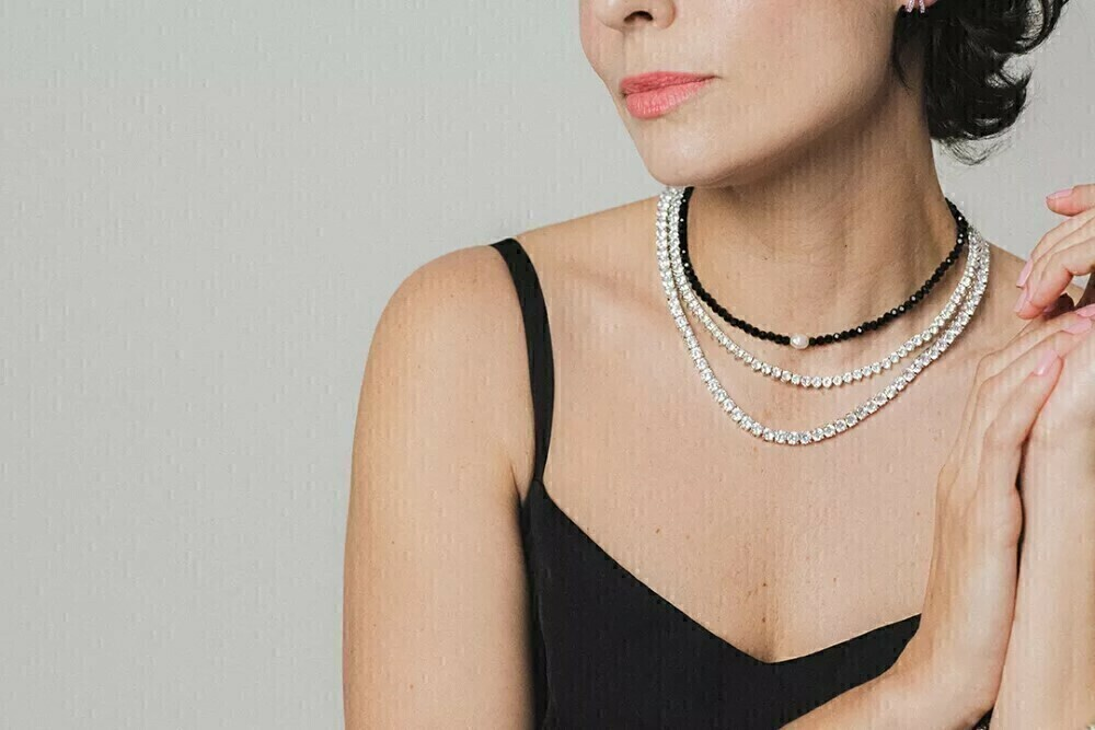 COLAR RIVIERA 4 PONTAS BANHO RÓDIO BRANCO OU OURO 18K