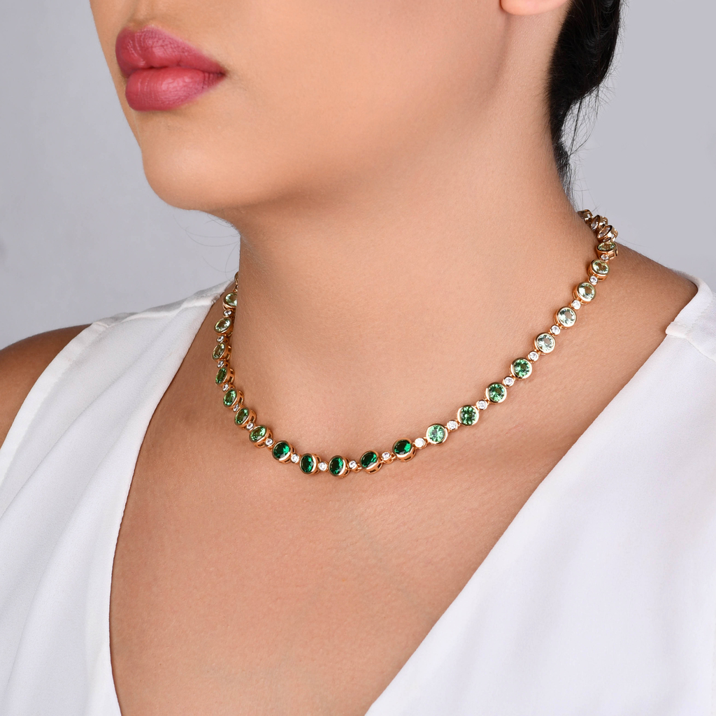 COLAR ZIRCÔNIAS VERDES BANHO OURO