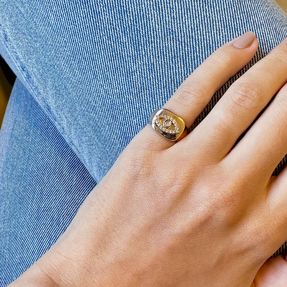 ANEL AJUSTÁVEL DEDINHO OLHO BANHO OURO