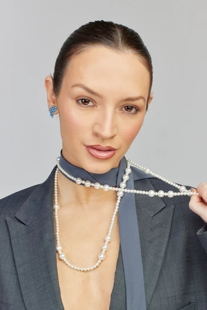 Colar de pérolas com detalhe em laço, joia elegante para looks formais e sofisticados