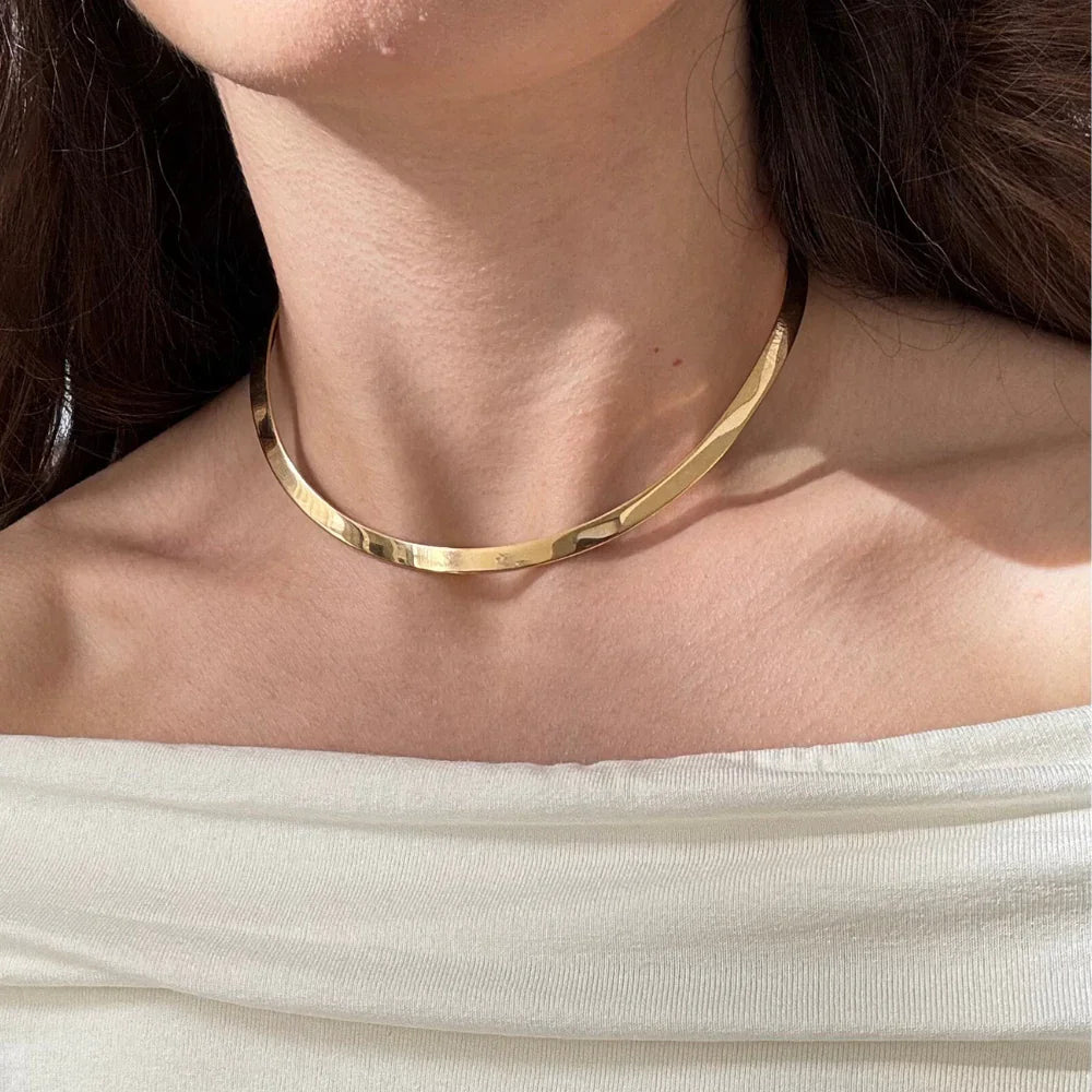 CHOKER CLEÓPATRA OURO + PINGENTE ROSA