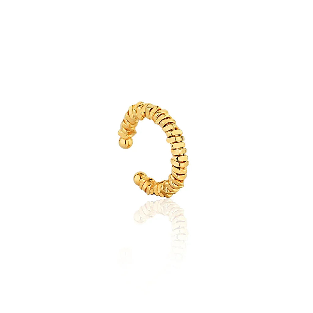 Anel dourado com design texturizado e aberto, joia elegante e moderna