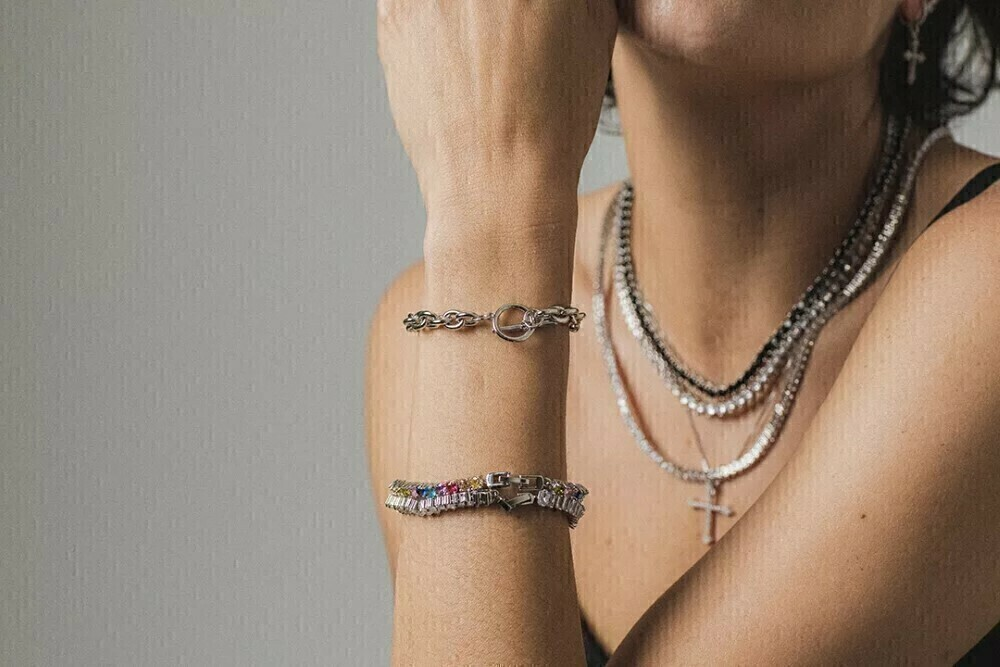 PULSEIRA ELOS BANHO RÓDIO BRANCO E OURO 18K