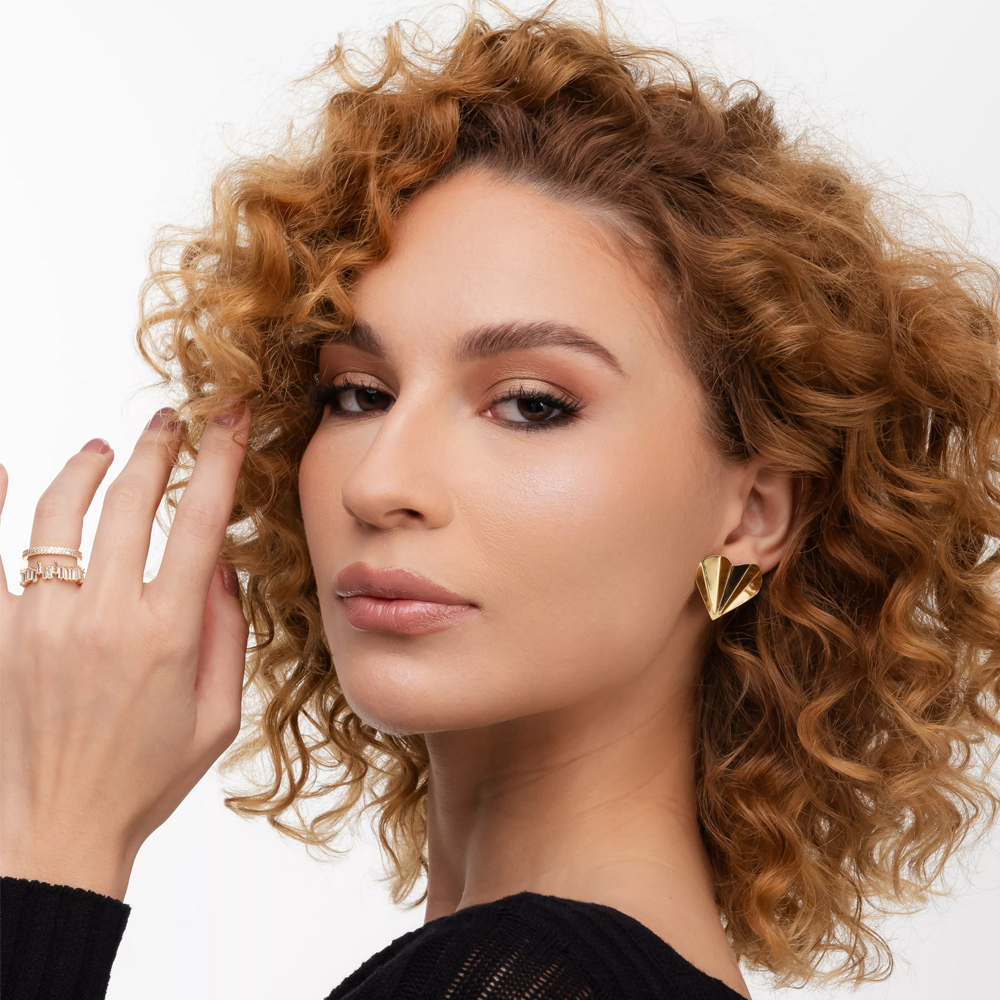 BRINCO CORAÇÃO MARTELADO BANHO OURO 18K