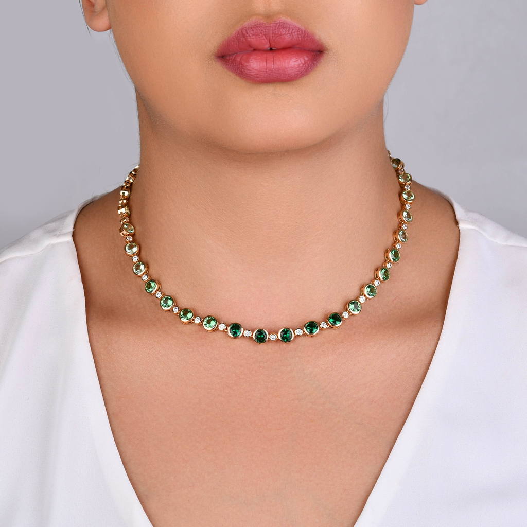 COLAR ZIRCÔNIAS VERDES BANHO OURO