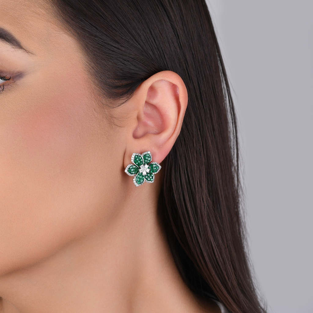 BRINCO FLOR ZIRCÔNIA ESMERALDA BANHO RÓDIO