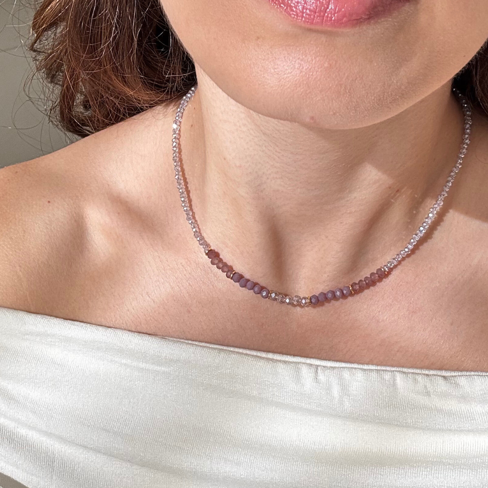 COLAR CRISTAIS DEGRADÊ BANHO OURO 18K
